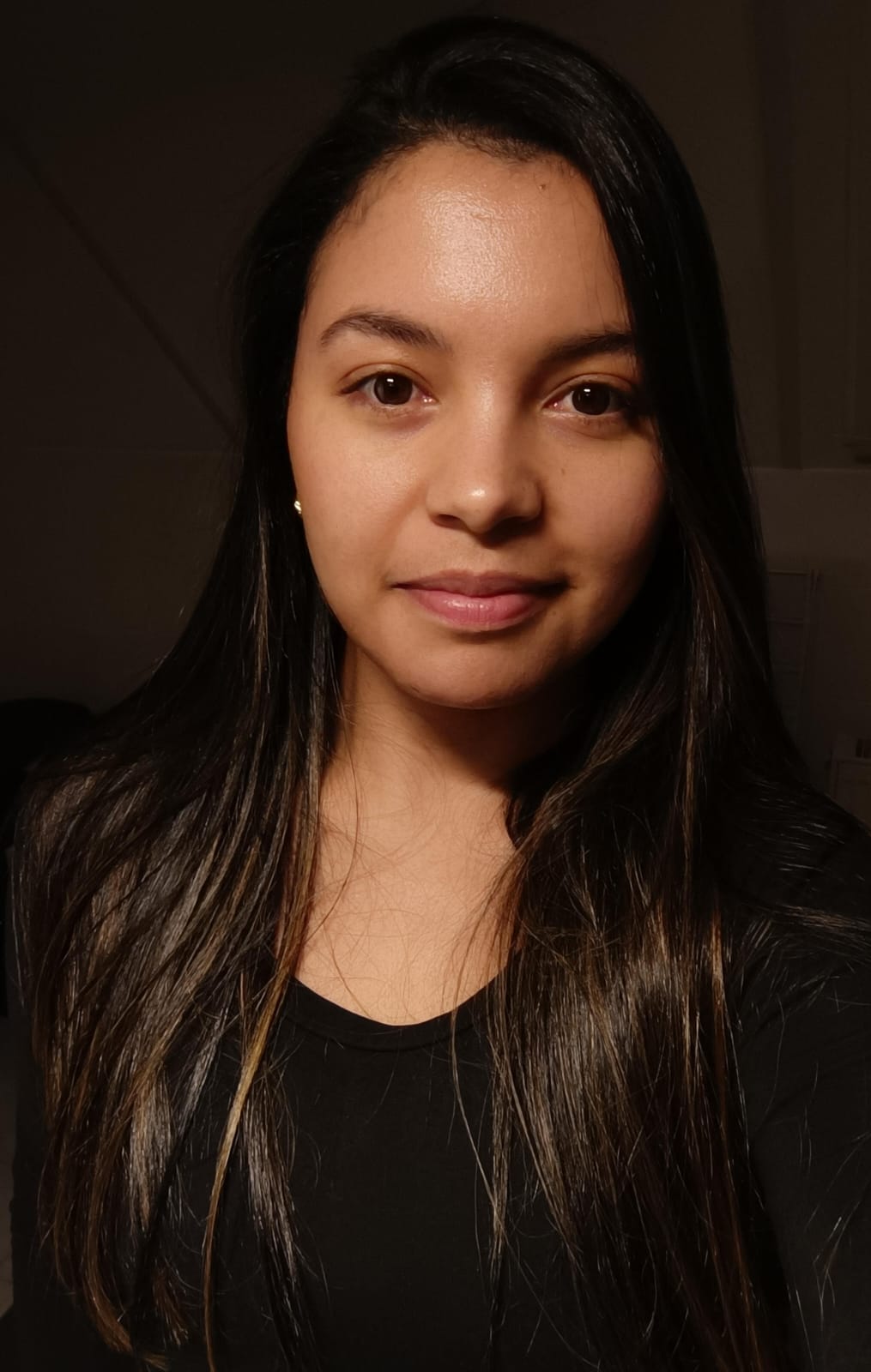 Foto de Geovana sorrindo